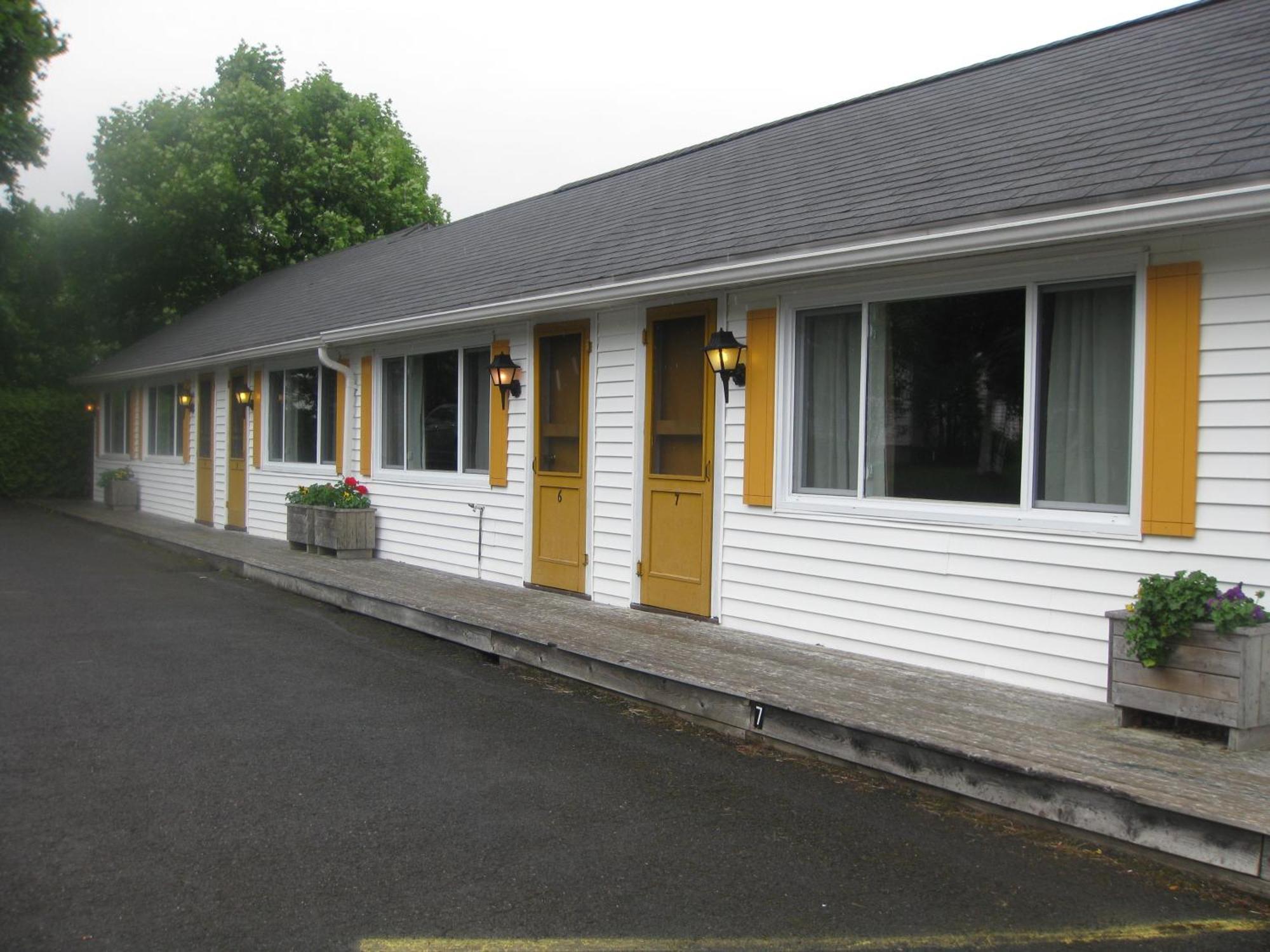 Picket Fence Motel St. Andrews By The Sea Eksteriør billede