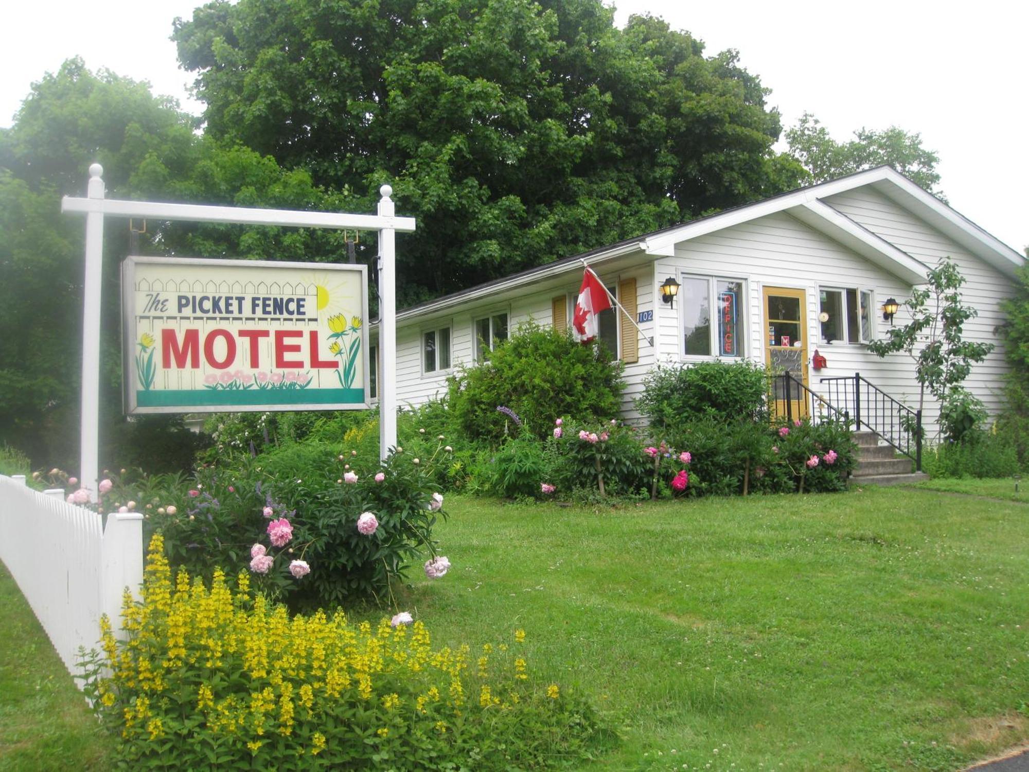 Picket Fence Motel St. Andrews By The Sea Eksteriør billede
